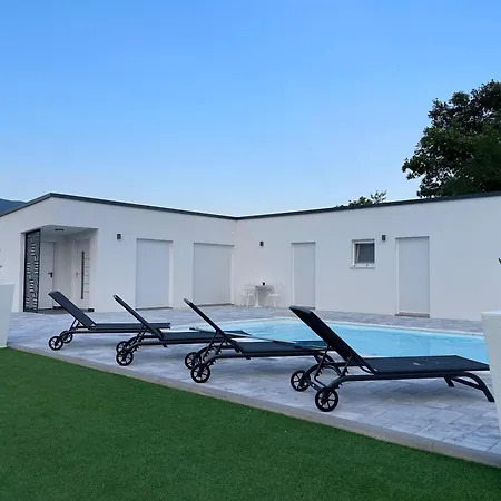 Casa La Familia Вилла Посушье